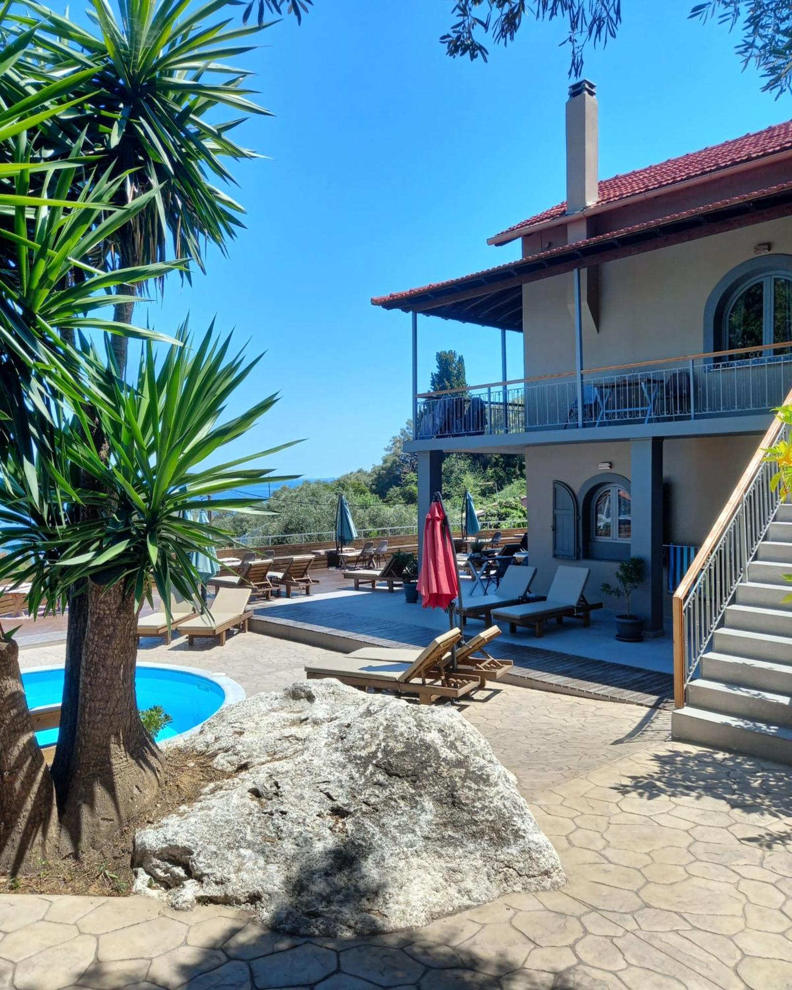 Seven Keys Luxury Suites Achílleion Exterior foto